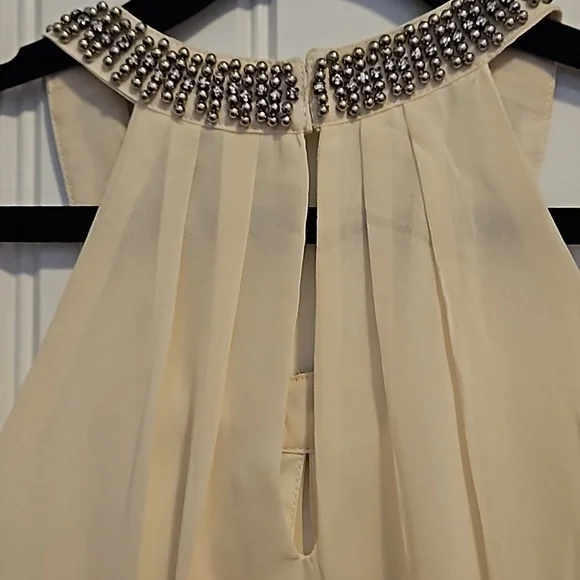 Halter Flowly Top With Neck Embellishments Size M - Picture 4 of 5